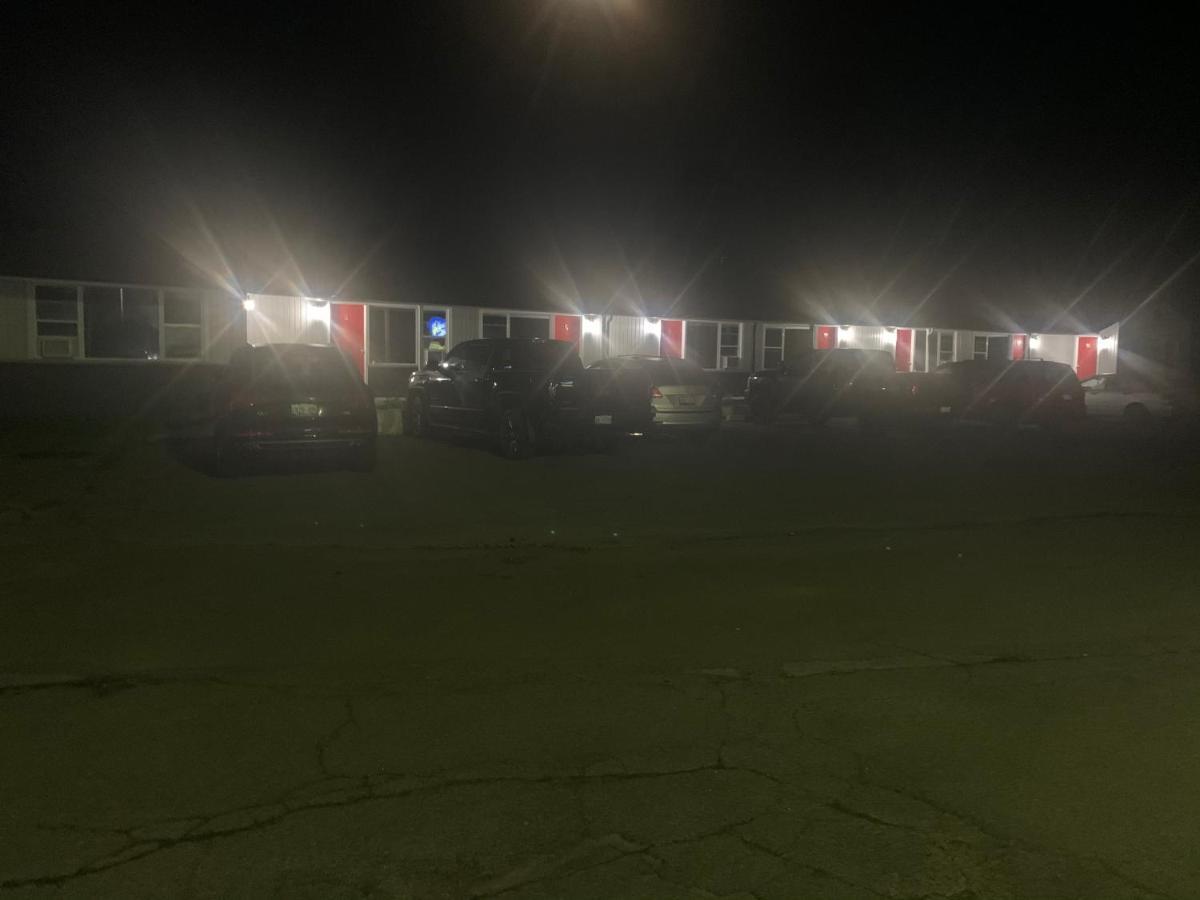 Nites Inn Motel Κορνουάλη Εξωτερικό φωτογραφία